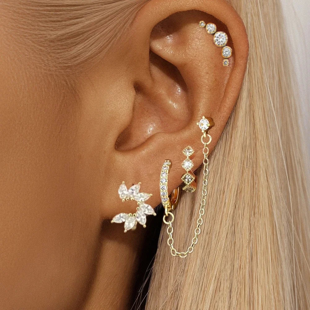 Boucles d’Oreilles Fleurs en Cristal – Lot de 4 Pièces