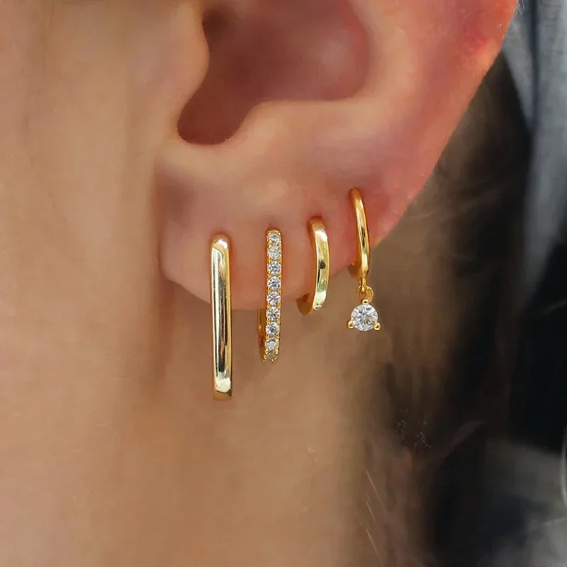 Boucles d’Oreilles Fleurs en Cristal – Lot de 4 Pièces