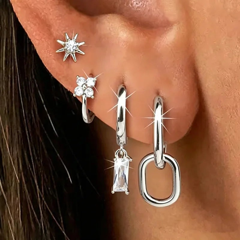 Boucles d’Oreilles Fleurs en Cristal – Lot de 4 Pièces