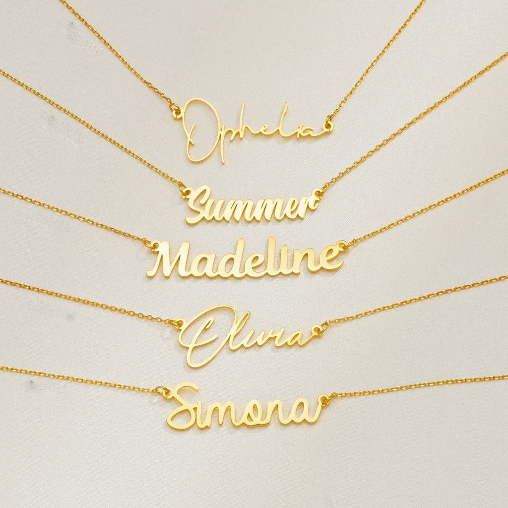 Collier Prénom Personnalisé – Lettre Cursive