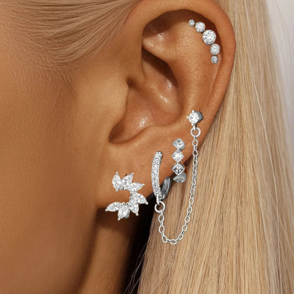 Boucles d’Oreilles Fleurs en Cristal – Lot de 4 Pièces